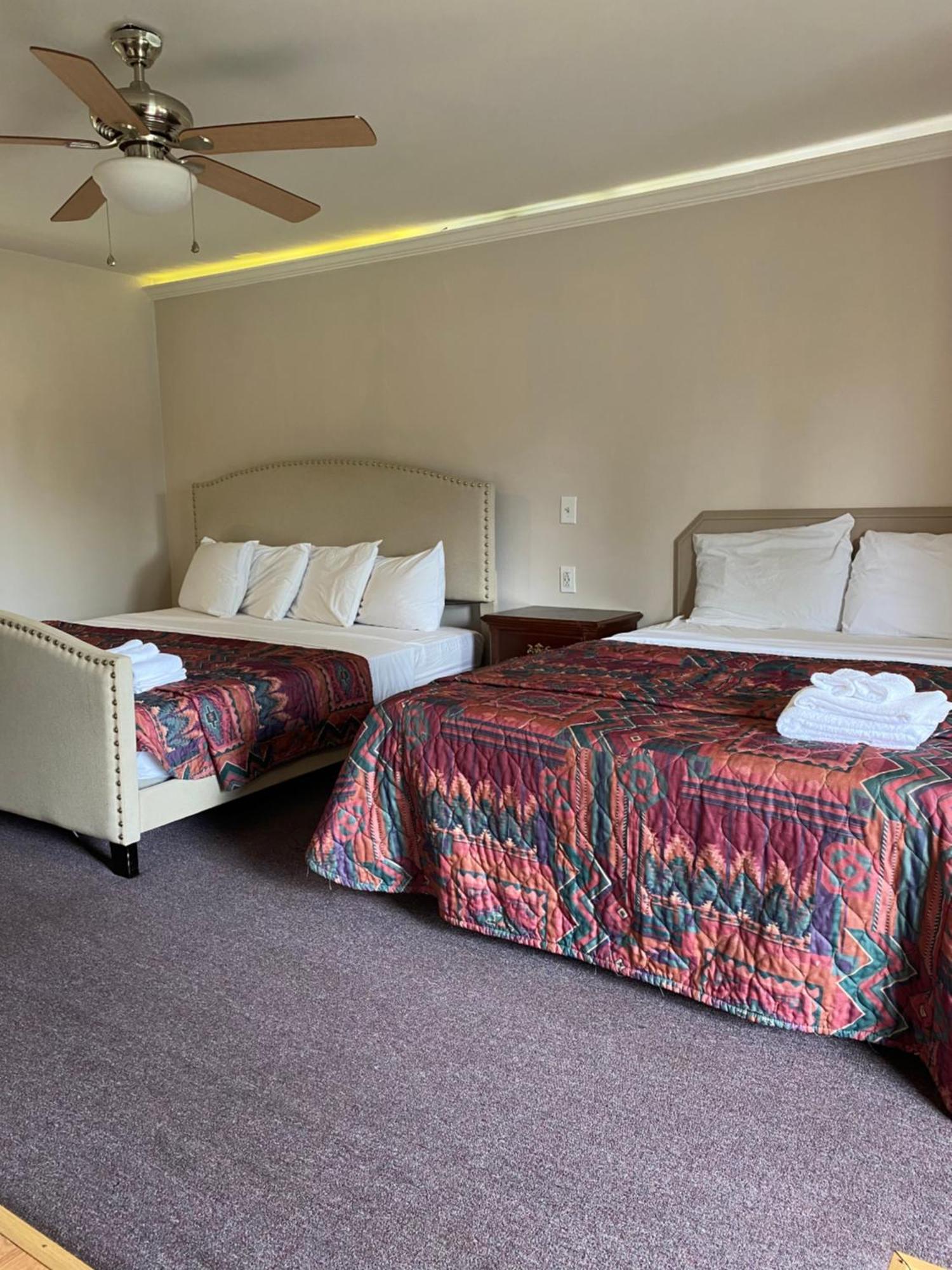 Barberry Court Motel &Cabins Lake George Camera foto