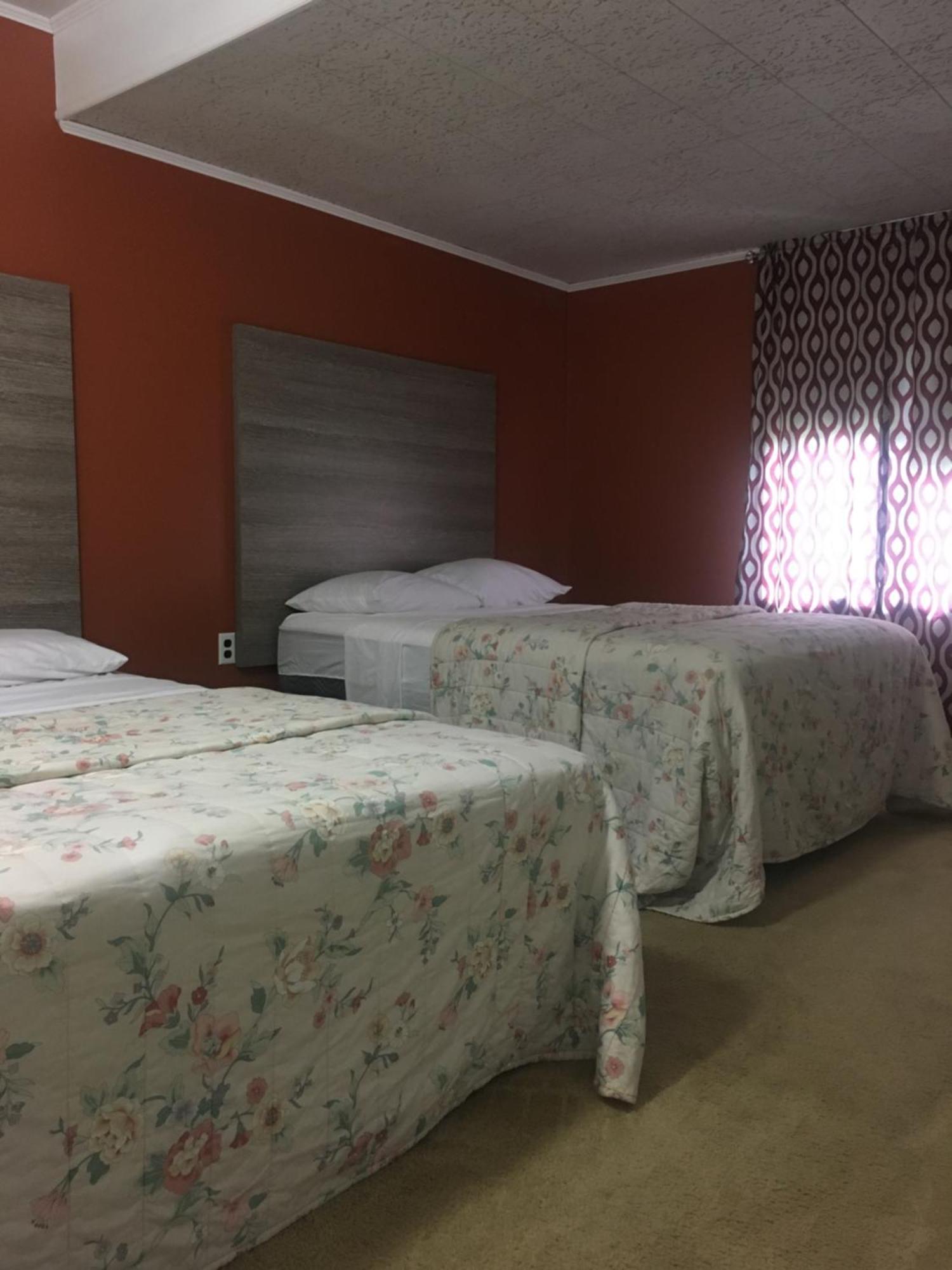 Barberry Court Motel &Cabins Lake George Esterno foto