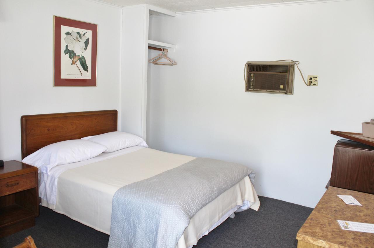 Barberry Court Motel &Cabins Lake George Esterno foto