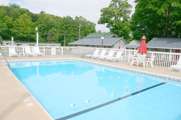 Barberry Court Motel &Cabins Lake George Esterno foto