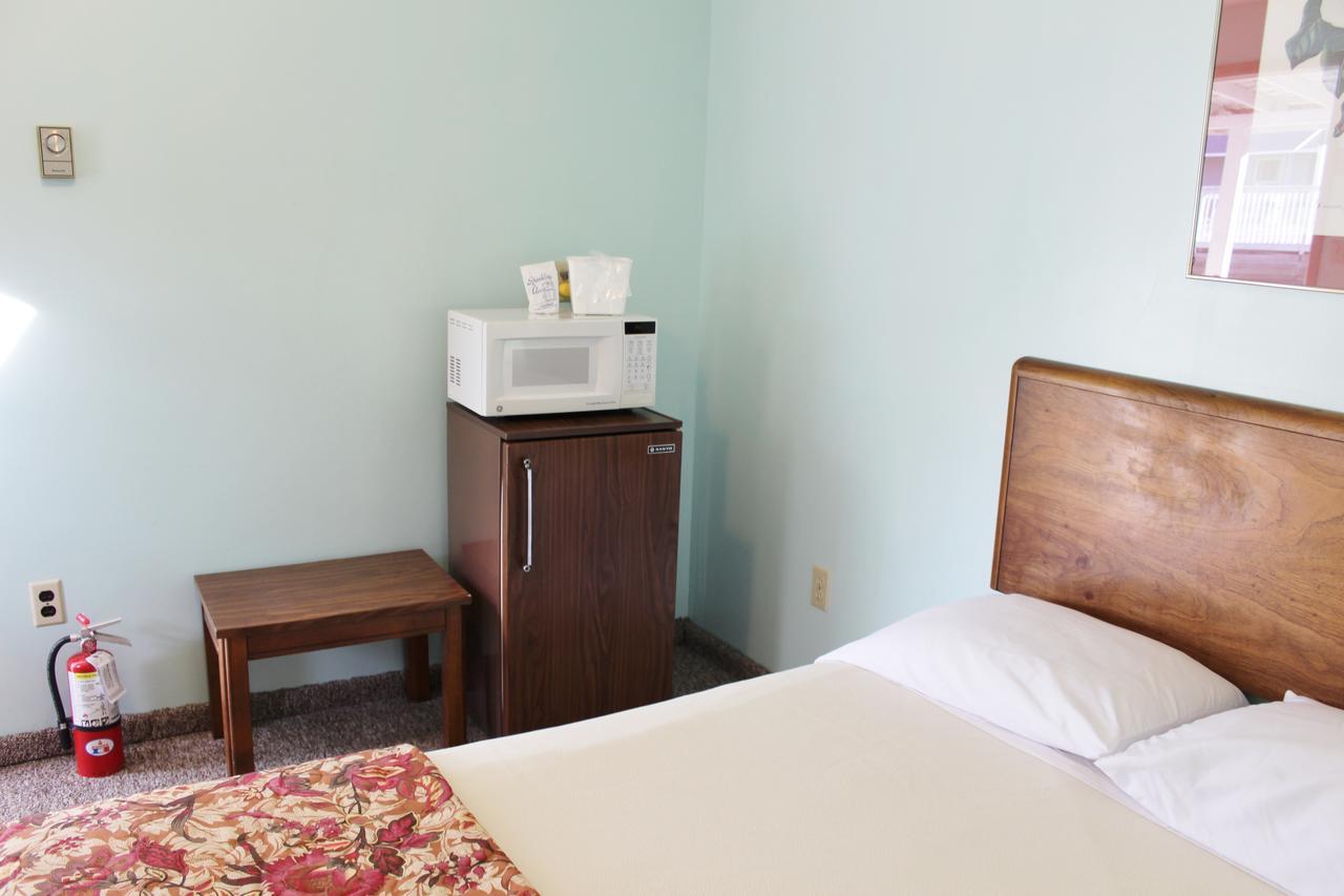 Barberry Court Motel &Cabins Lake George Esterno foto