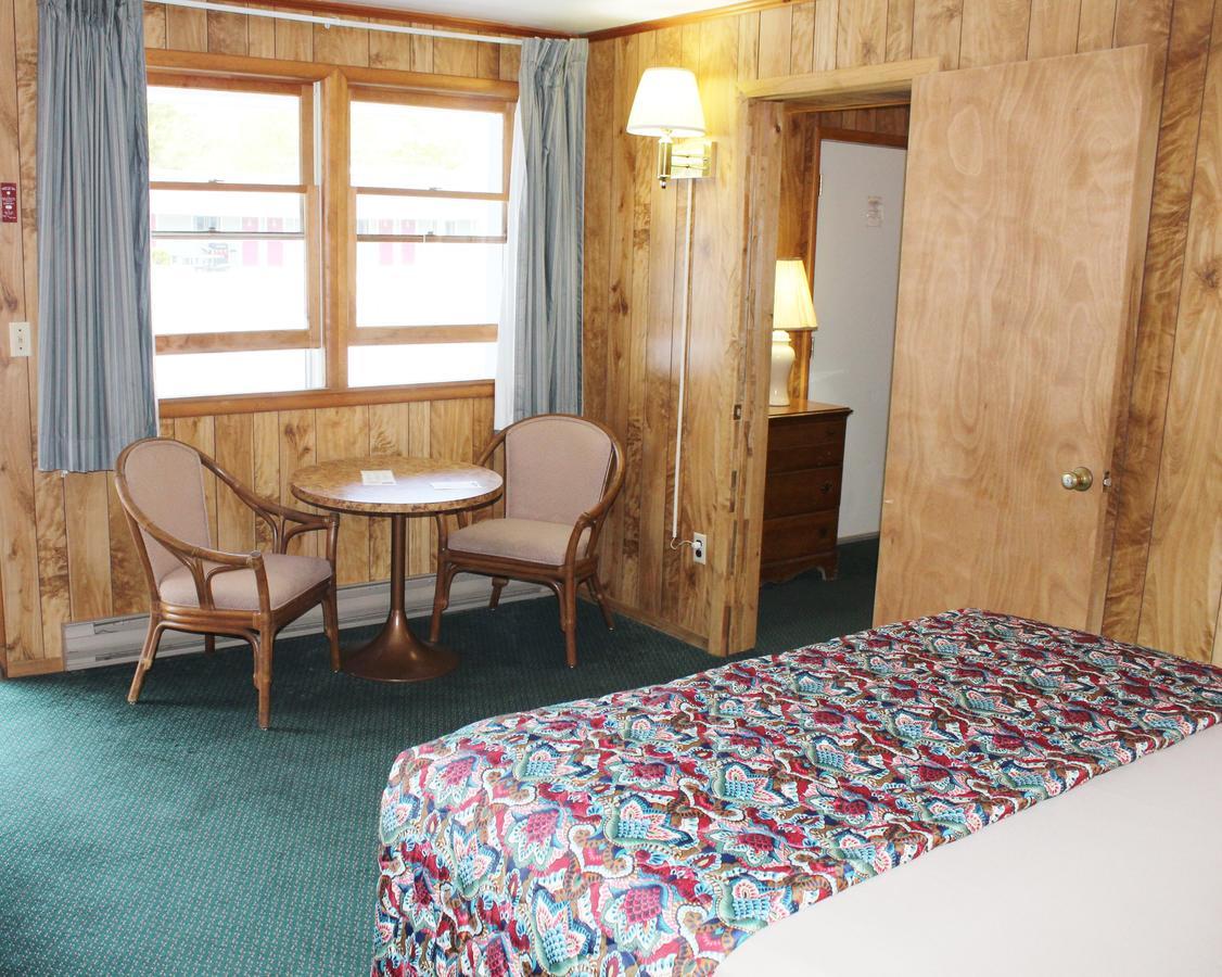 Barberry Court Motel &Cabins Lake George Esterno foto
