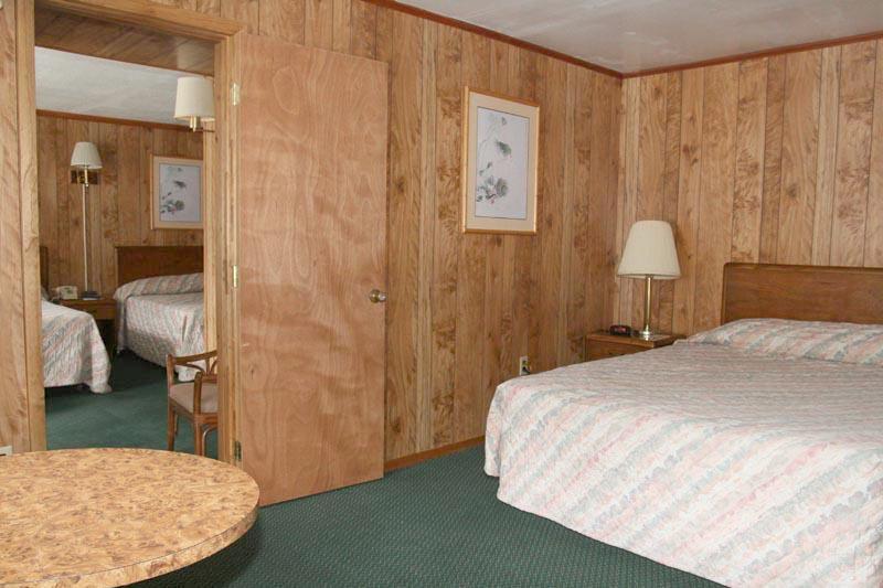 Barberry Court Motel &Cabins Lake George Esterno foto